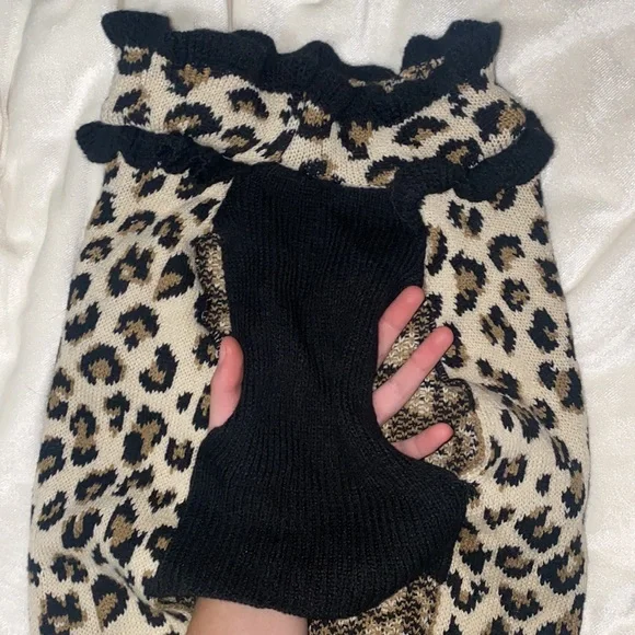 🐚2 adorable dogs sweaters! - Picture 4 of 10